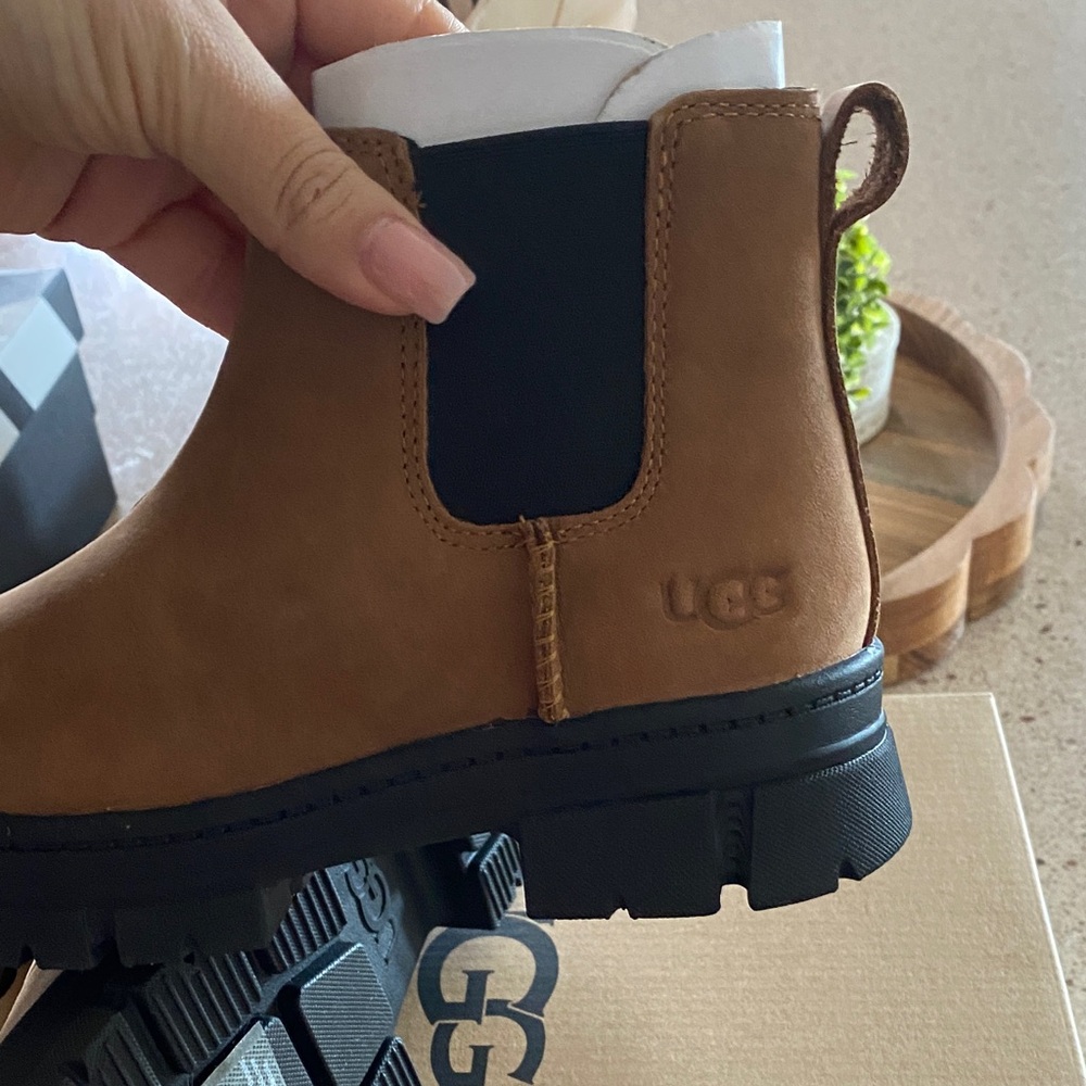 UGG K ASHTON CHELSEA KIDS BOOT - Picture 4 of 7